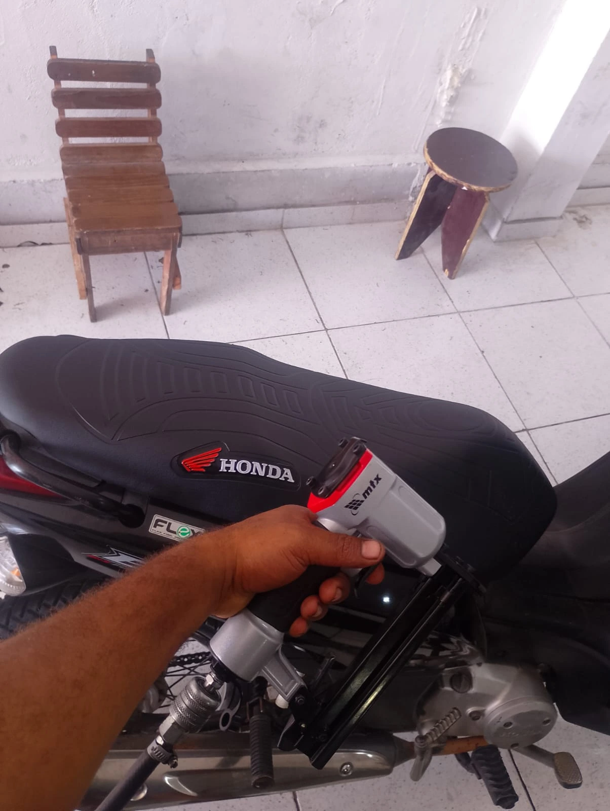 Cobrimos banco de moto