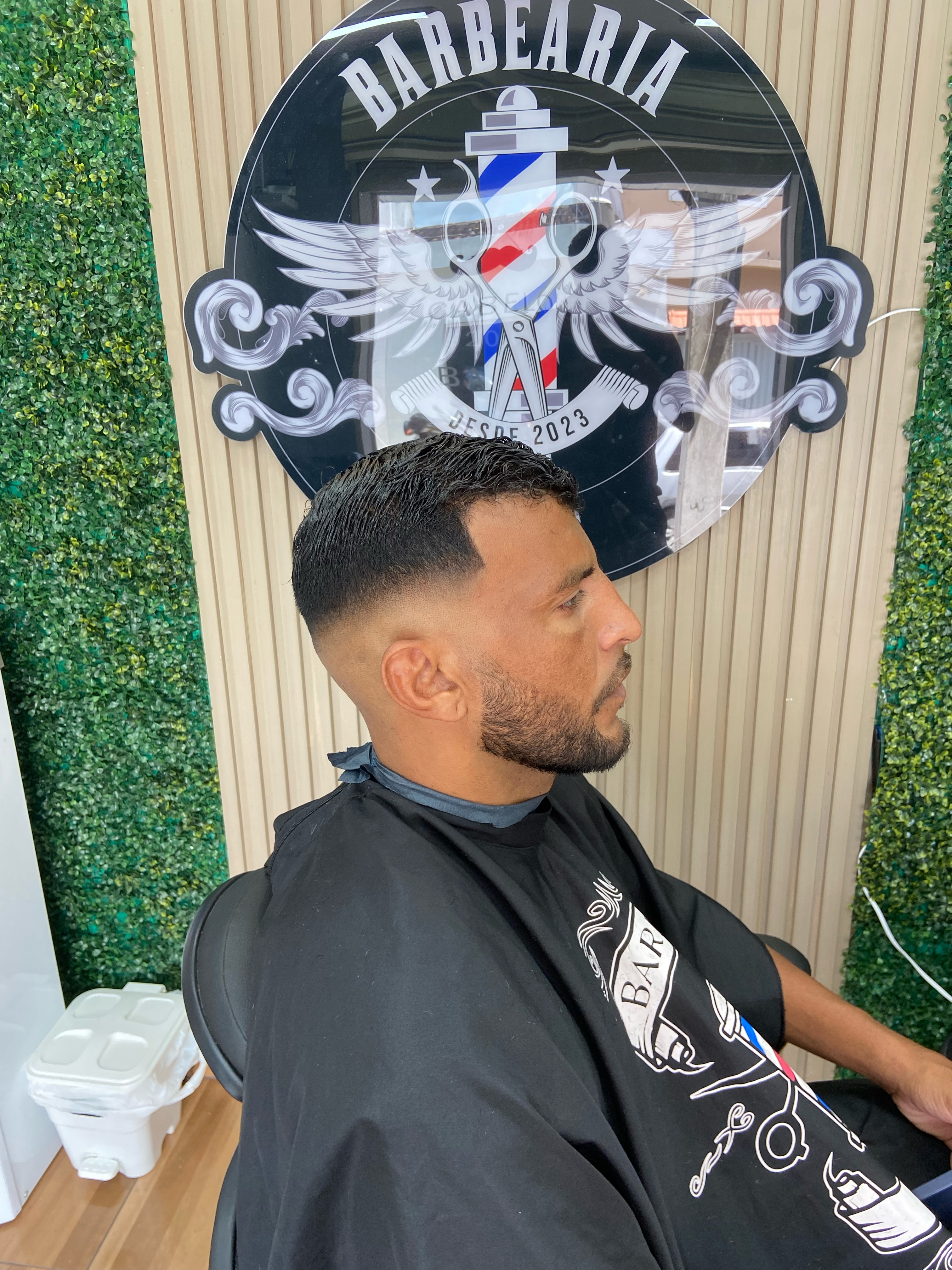 Corte Degrade + Barba + Pigmentação